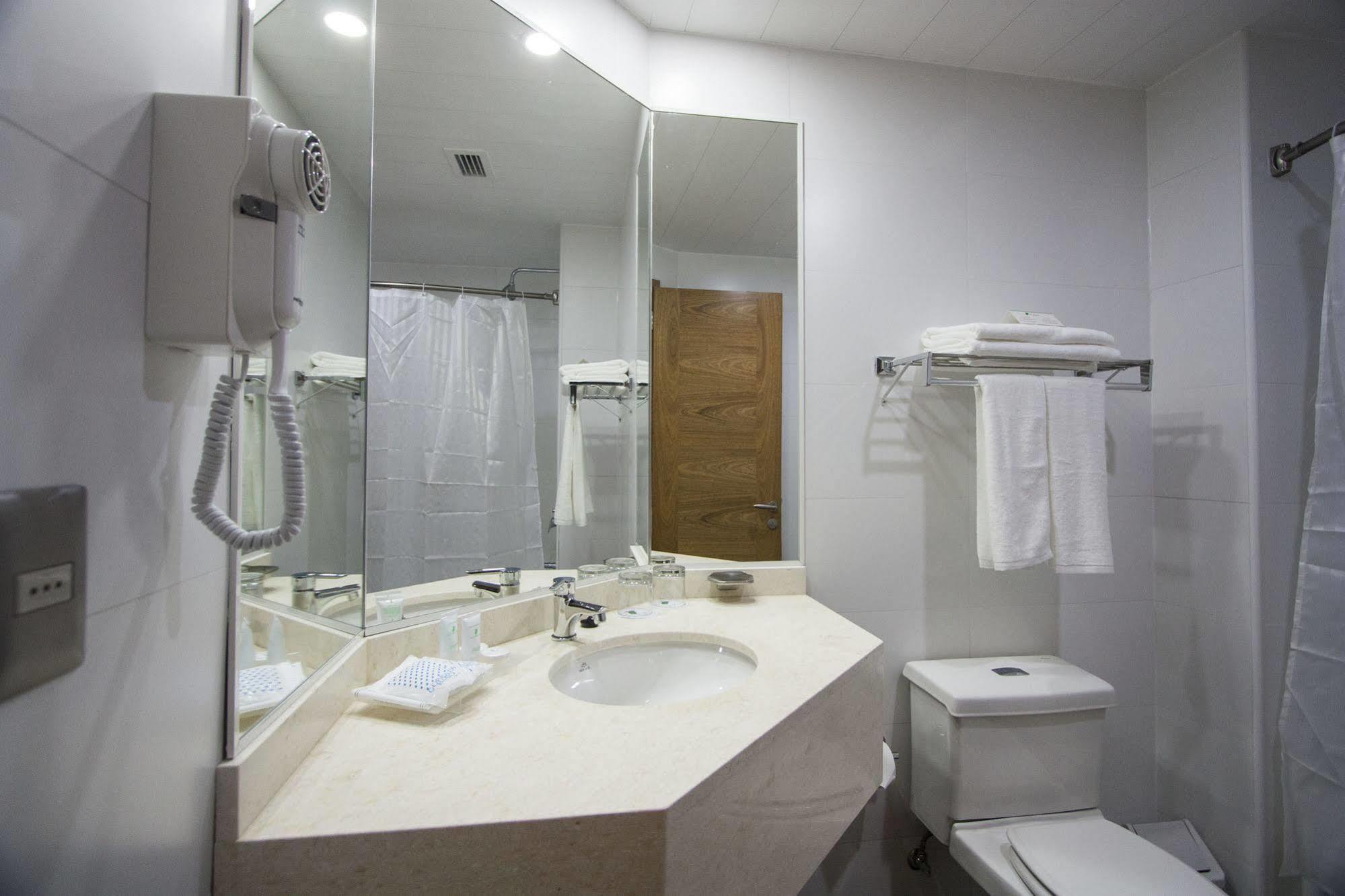 Hotel Diego De Almagro Osorno Buitenkant foto